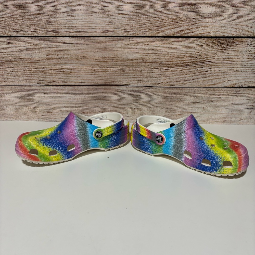 CROCS Red and Yellow Vibrant Design J6 - Picture 3 of 7
